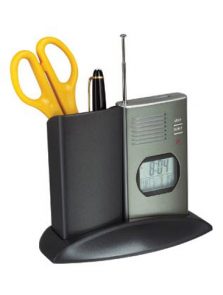Pojemnik na pisaki z zegarem, termometrem i radiem FM